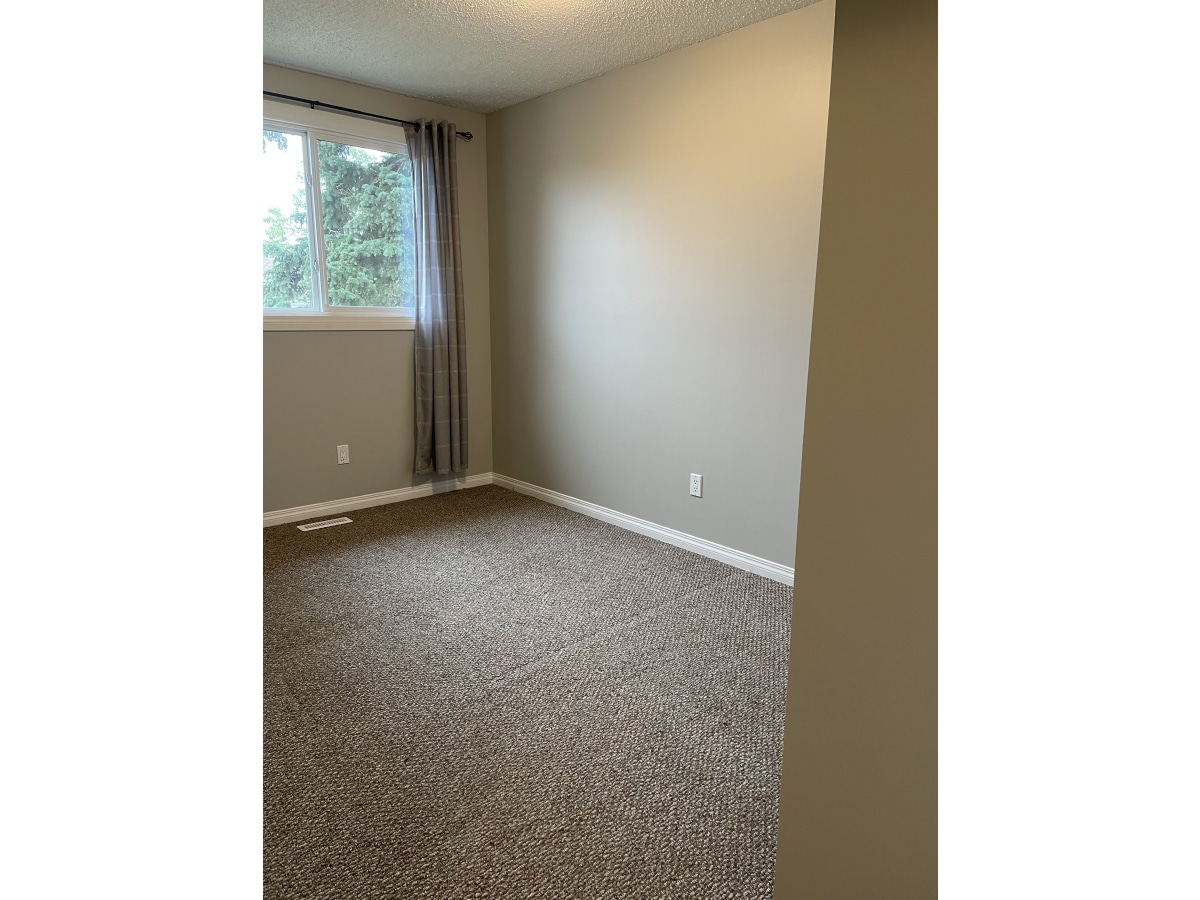 QUALITY 3-Bedroom Home ~ 1090 sqft ~ Rented NOW! - Thumbnail 23