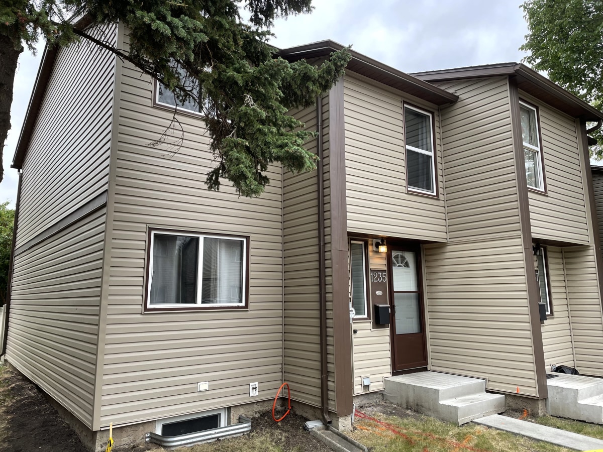QUALITY 3-Bedroom Home ~ 1090 sqft ~ Rented NOW! - Thumbnail 31