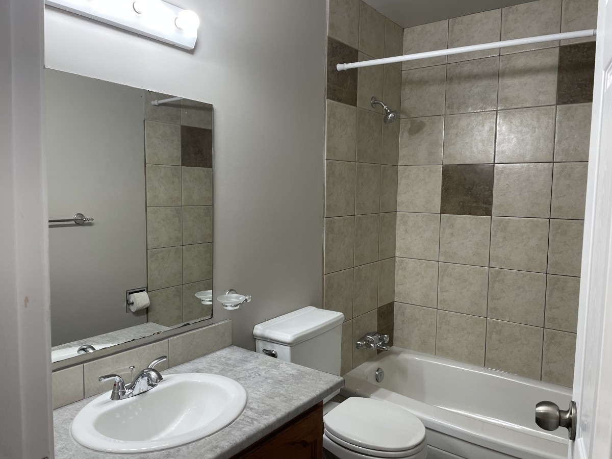 QUALITY 3-Bedroom Home ~ 1090 sqft ~ Rented NOW! - Thumbnail 26