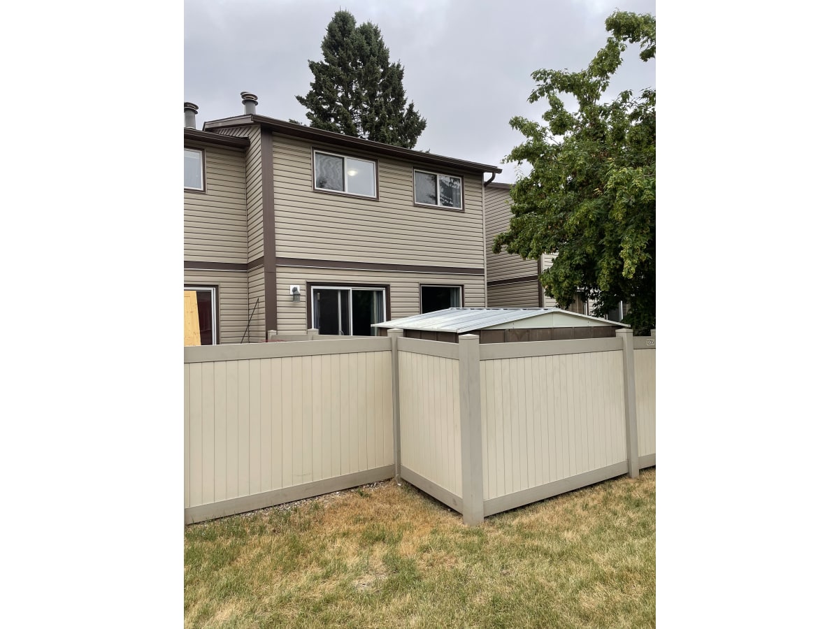 QUALITY 3-Bedroom Home ~ 1090 sqft ~ Rented NOW! - Thumbnail 39