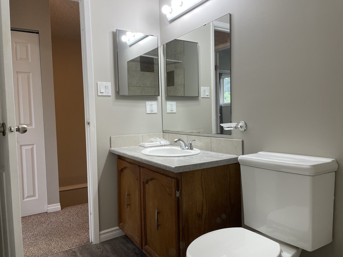 QUALITY 3-Bedroom Home ~ 1090 sqft ~ Rented NOW! - Thumbnail 27