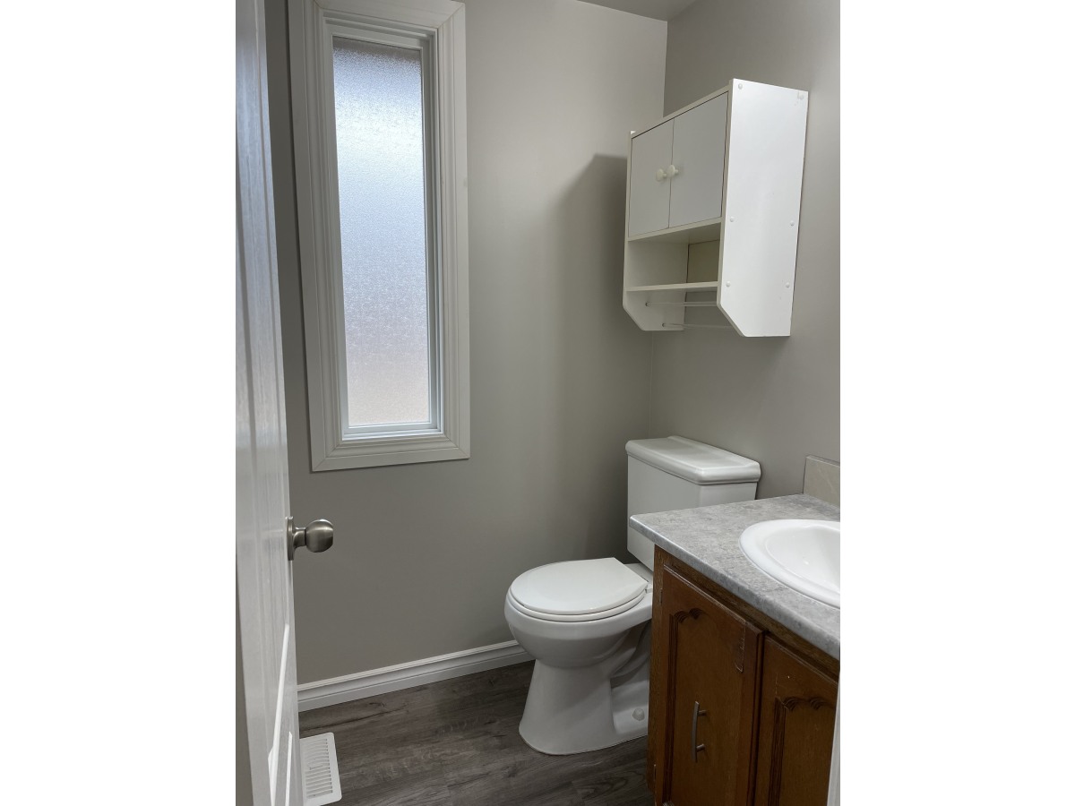 QUALITY 3-Bedroom Home ~ 1090 sqft ~ Rented NOW! - Thumbnail 29