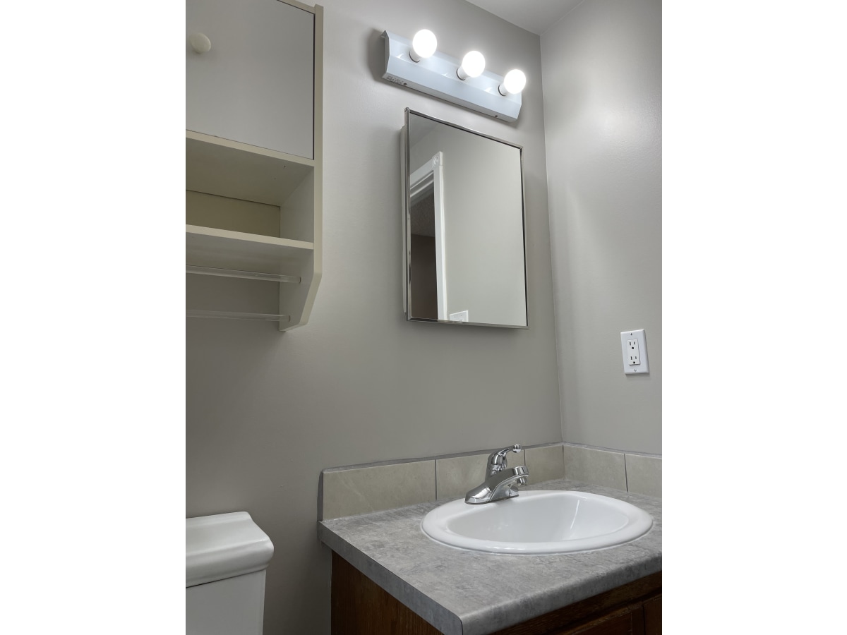 QUALITY 3-Bedroom Home ~ 1090 sqft ~ Rented NOW! - Thumbnail 25