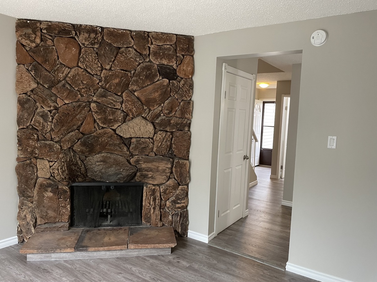 QUALITY 3-Bedroom Home ~ 1090 sqft ~ Rented NOW! - Image 1