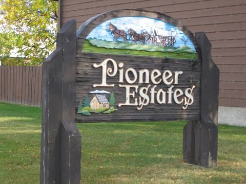 QUALITY 3-Bedroom Home ~ 1090 sqft ~ Rented NOW! - Thumbnail 40