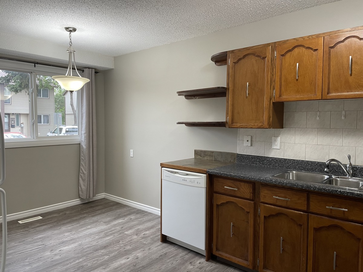 QUALITY 3-Bedroom Home ~ 1090 sqft ~ Rented NOW! - Thumbnail 12
