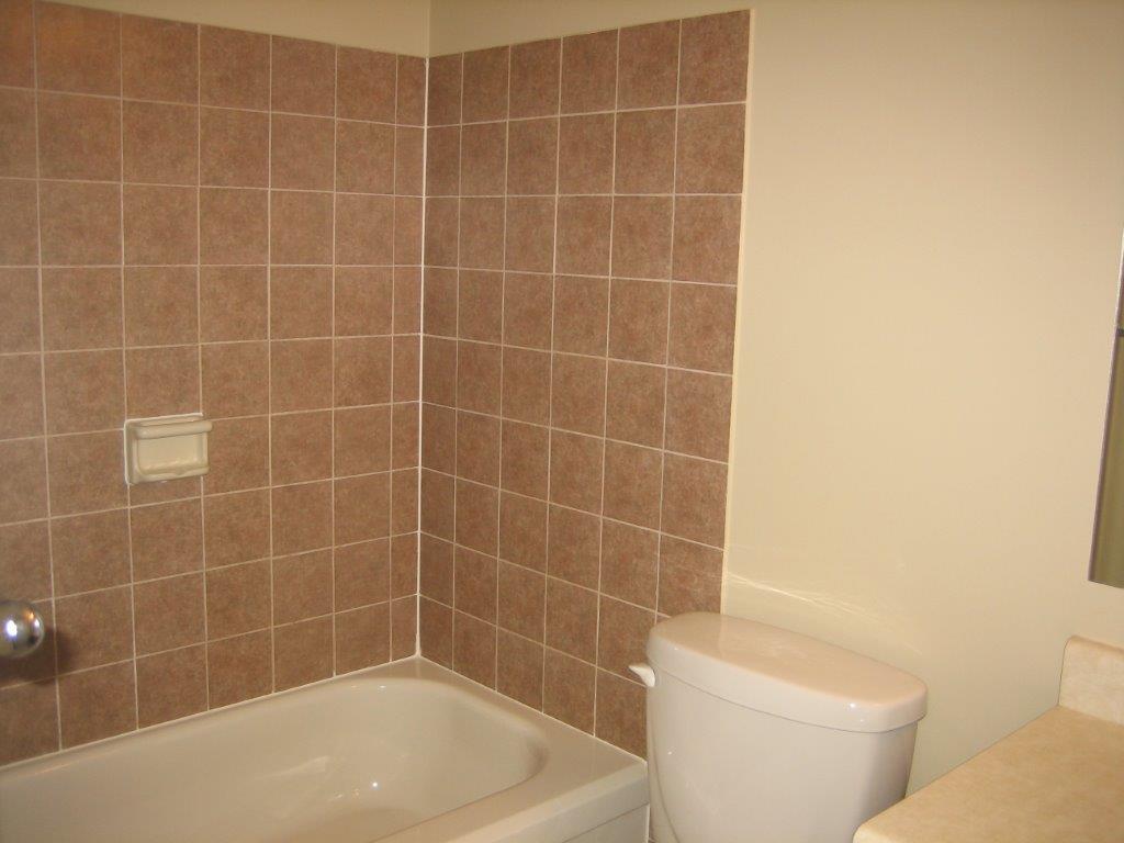 Love Your Home ~ clean & fully upgraded 3-Bedroom Townhouse (North-East) - Thumbnail 33