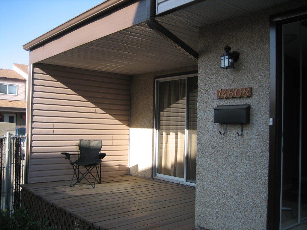 Love Your Home ~ clean & fully upgraded 3-Bedroom Townhouse (North-East) - Thumbnail 40