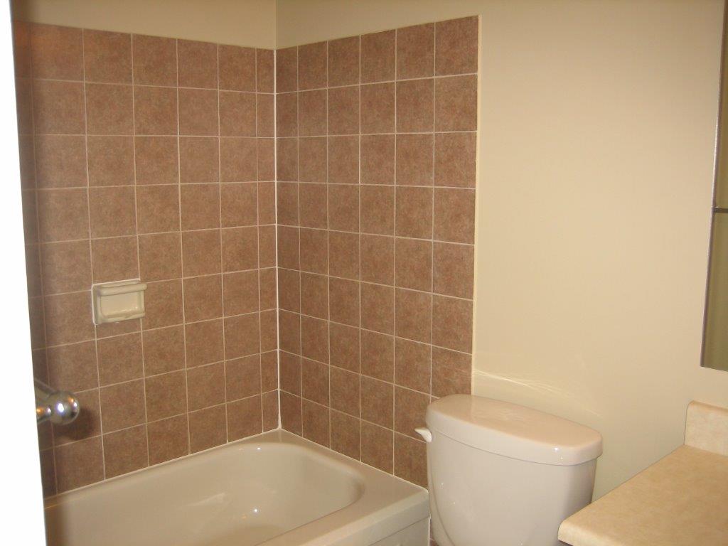 Love Your Home ~ clean & fully upgraded 3-Bedroom Townhouse (North-East) - Thumbnail 34