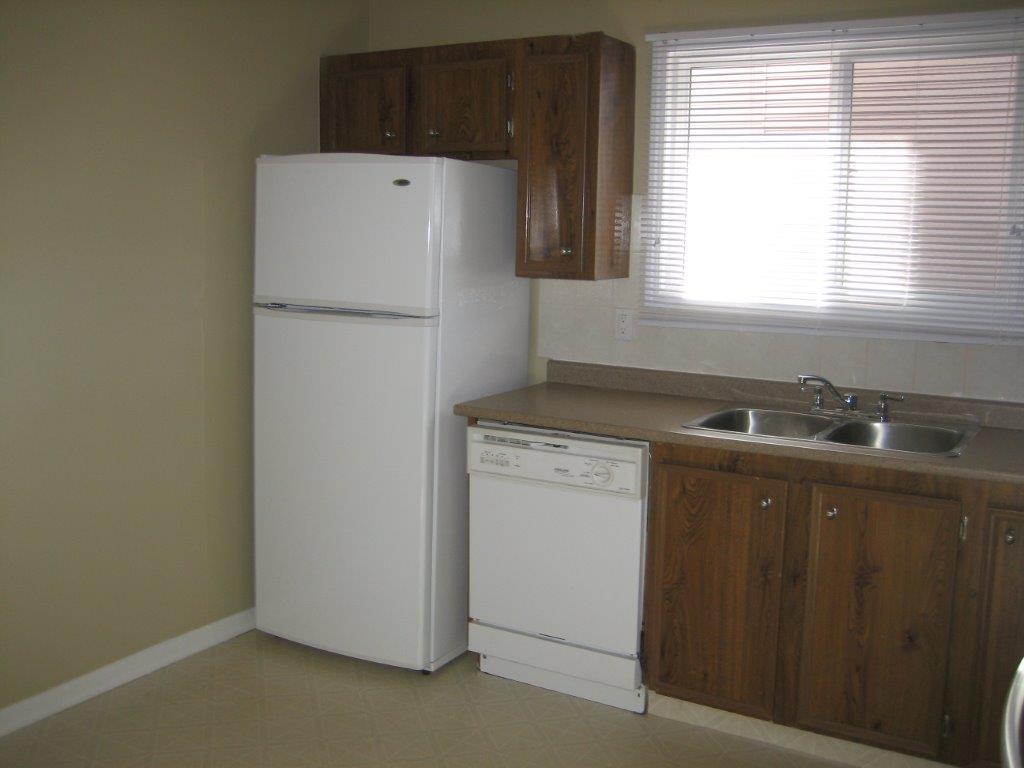 Love Your Home ~ clean & fully upgraded 3-Bedroom Townhouse (North-East) - Thumbnail 21
