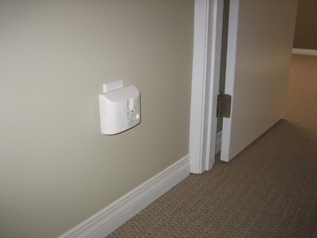 Love Your Home ~ clean & fully upgraded 3-Bedroom Townhouse (North-East) - Thumbnail 12