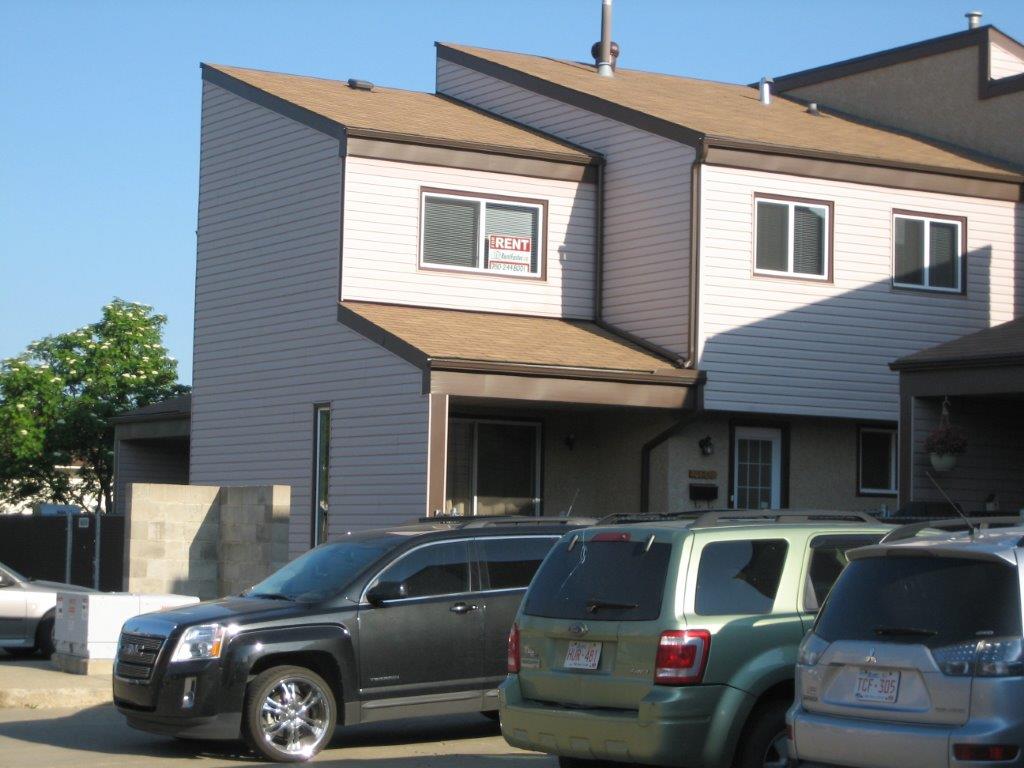 Love Your Home ~ clean & fully upgraded 3-Bedroom Townhouse (North-East) - Thumbnail 43