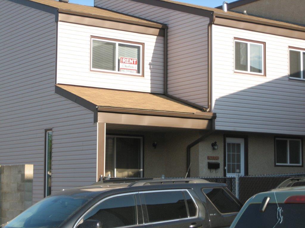 Love Your Home ~ clean & fully upgraded 3-Bedroom Townhouse (North-East) - Thumbnail 44