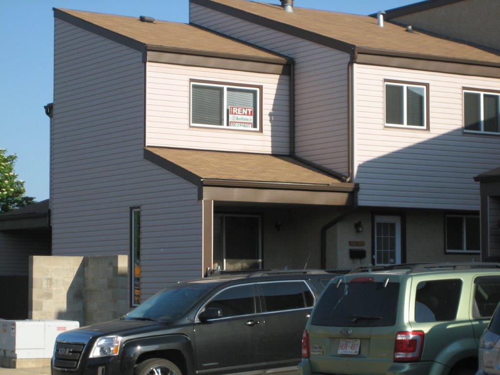 Love Your Home ~ clean & fully upgraded 3-Bedroom Townhouse (North-East) - Thumbnail 41