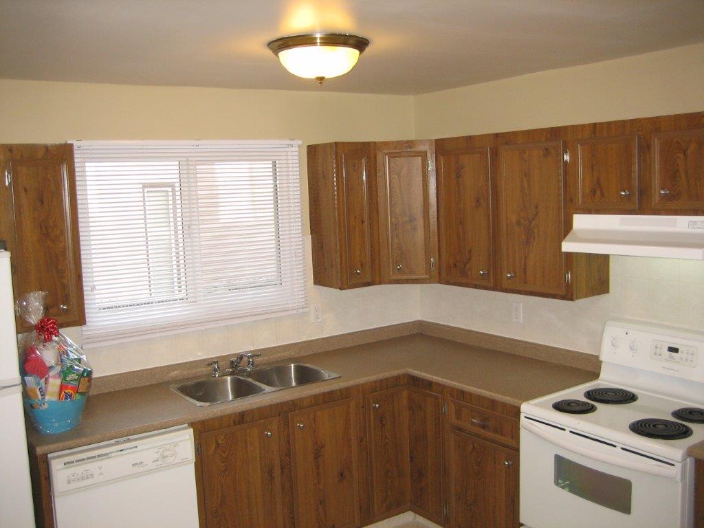 Love Your Home ~ clean & fully upgraded 3-Bedroom Townhouse (North-East) - Thumbnail 17