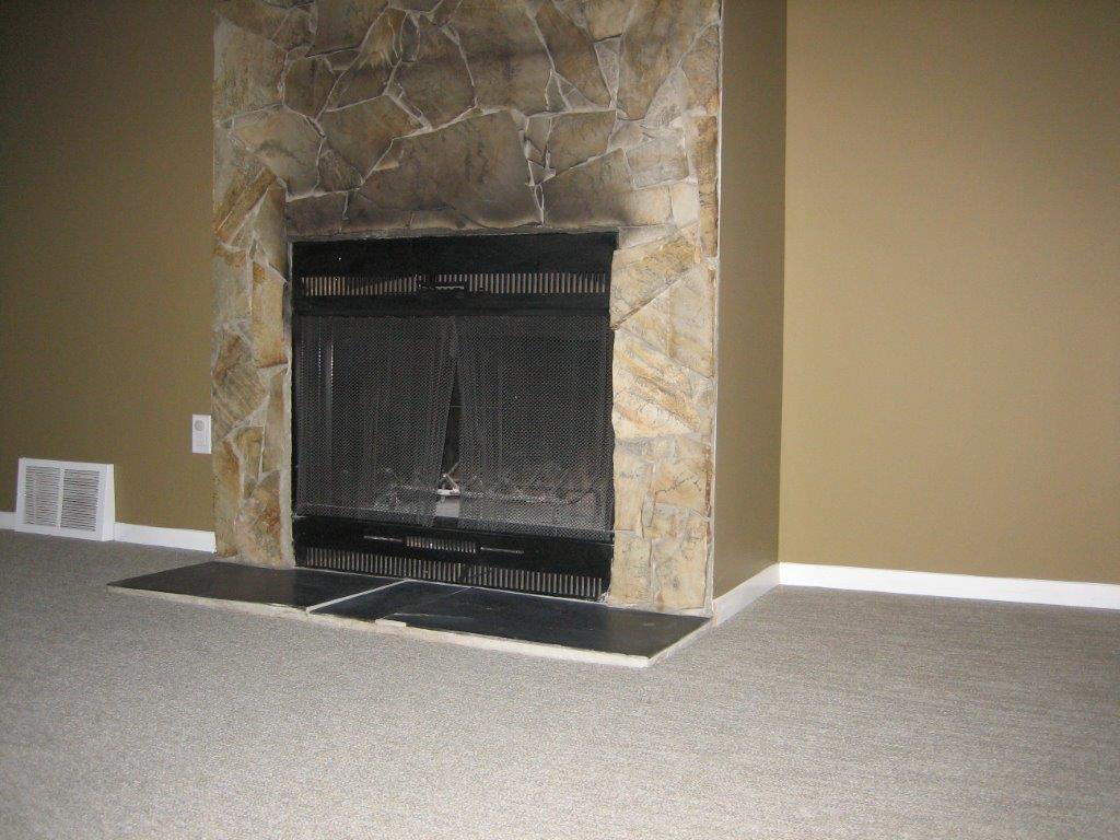 Find the SPACE You Need in this Lovingly Renovated Townhome - Thumbnail 2