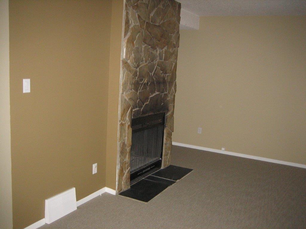 Find the SPACE You Need in this Lovingly Renovated Townhome - Thumbnail 6