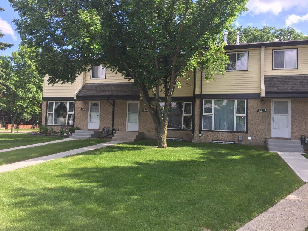 Find the SPACE You Need in this Lovingly Renovated Townhome - Thumbnail 60