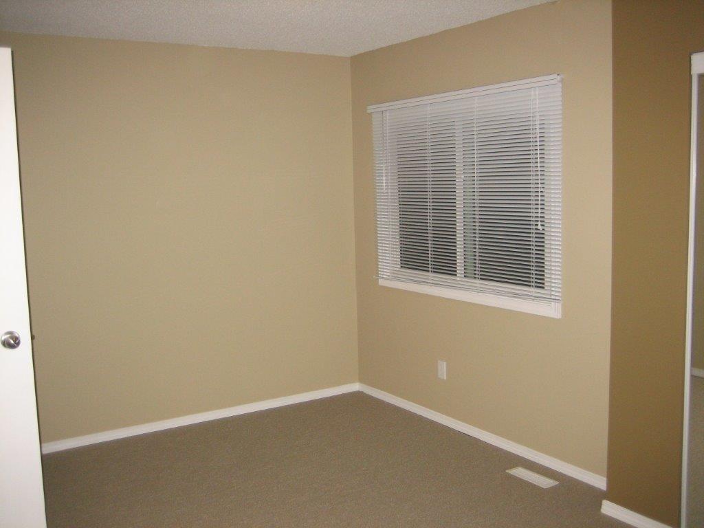 Find the SPACE You Need in this Lovingly Renovated Townhome - Thumbnail 27