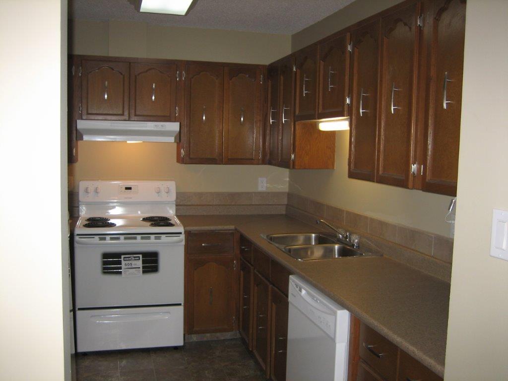 Find the SPACE You Need in this Lovingly Renovated Townhome - Thumbnail 20