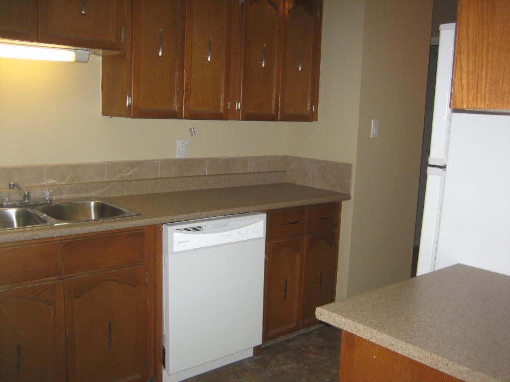 Find the SPACE You Need in this Lovingly Renovated Townhome - Thumbnail 22