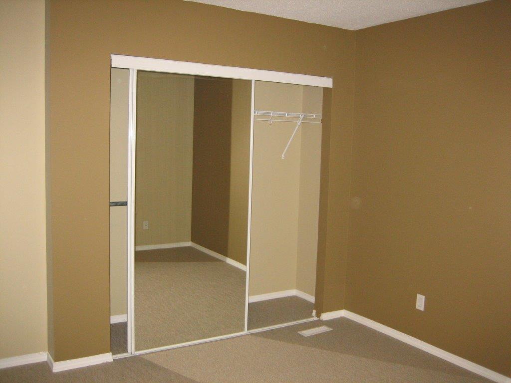Find the SPACE You Need in this Lovingly Renovated Townhome - Thumbnail 31