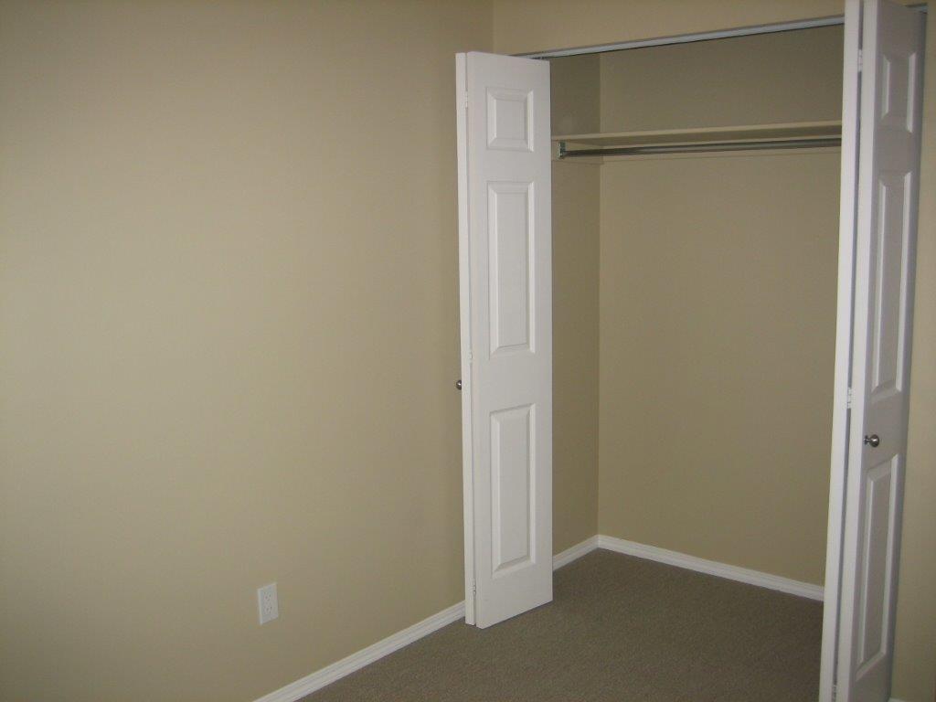 Find the SPACE You Need in this Lovingly Renovated Townhome - Thumbnail 33