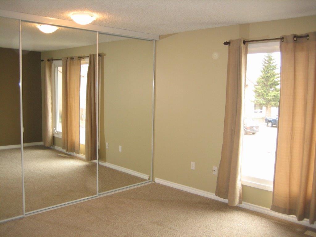 EVERYTHING YOU MIGHT EXPECT... and MUCH MORE! ~ 3 Bedrooms * 2.5 Bathrooms * Finished Basement - Thumbnail 16