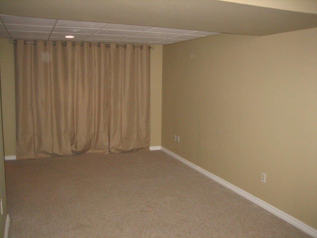 EVERYTHING YOU MIGHT EXPECT... and MUCH MORE! ~ 3 Bedrooms * 2.5 Bathrooms * Finished Basement - Thumbnail 37