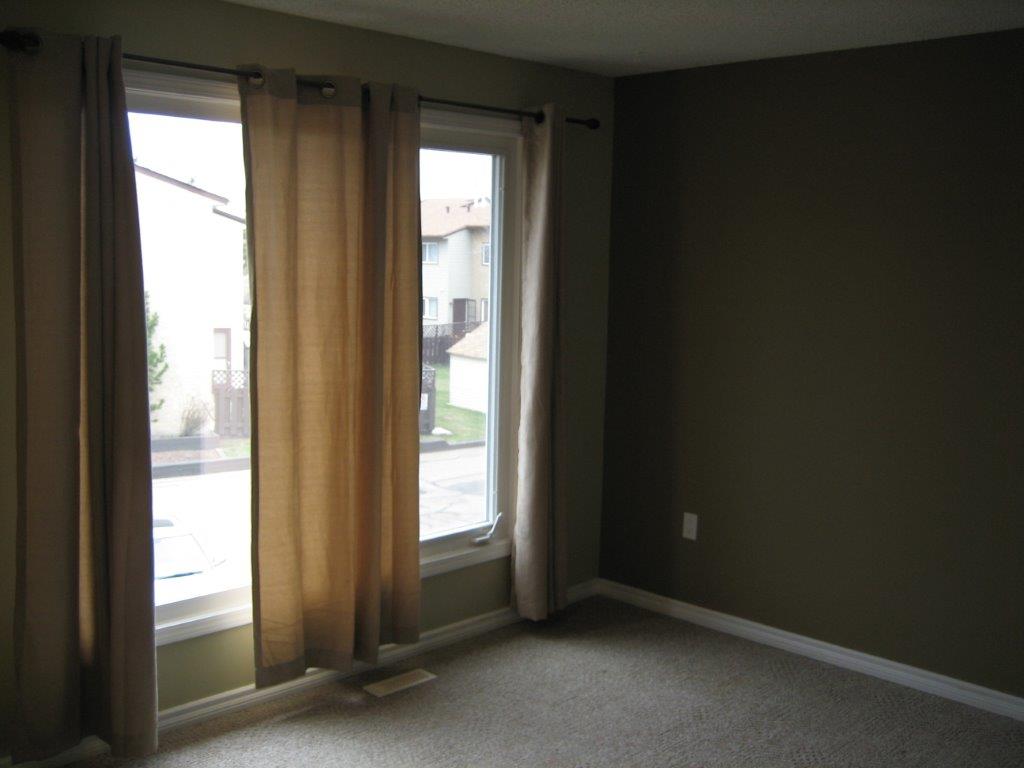 EVERYTHING YOU MIGHT EXPECT... and MUCH MORE! ~ 3 Bedrooms * 2.5 Bathrooms * Finished Basement - Thumbnail 23