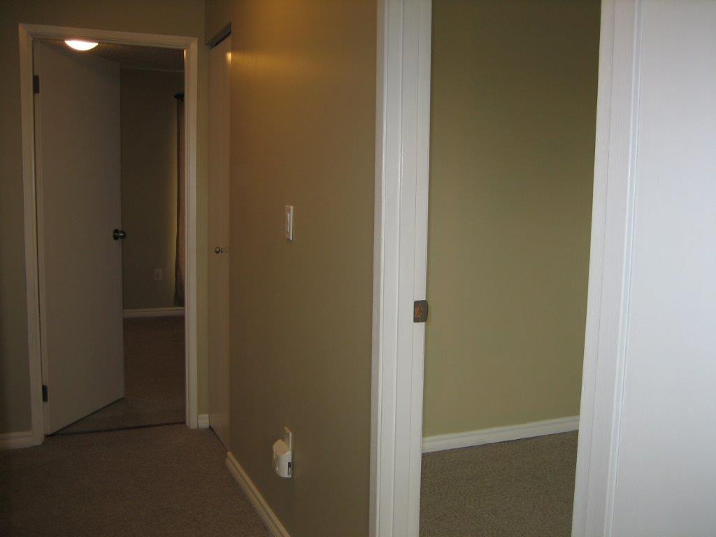 EVERYTHING YOU MIGHT EXPECT... and MUCH MORE! ~ 3 Bedrooms * 2.5 Bathrooms * Finished Basement - Thumbnail 9