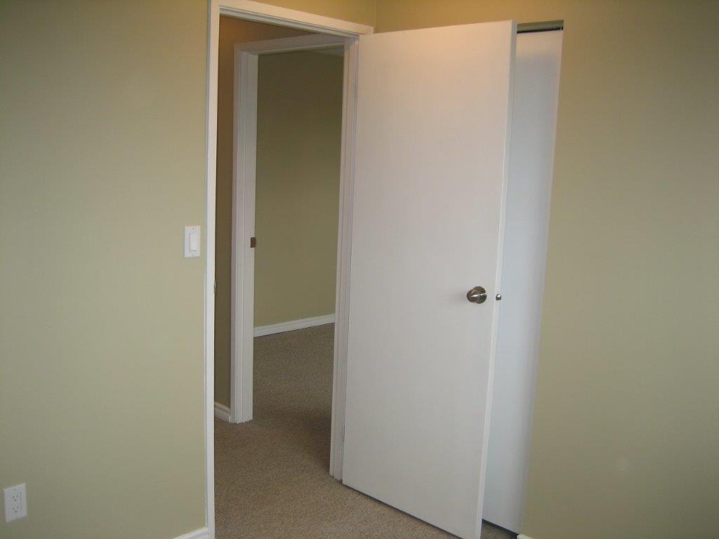 EVERYTHING YOU MIGHT EXPECT... and MUCH MORE! ~ 3 Bedrooms * 2.5 Bathrooms * Finished Basement - Thumbnail 25