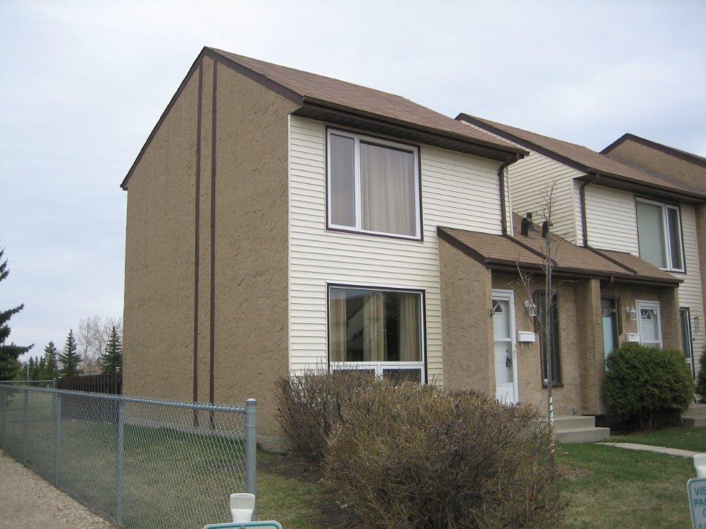 EVERYTHING YOU MIGHT EXPECT... and MUCH MORE! ~ 3 Bedrooms * 2.5 Bathrooms * Finished Basement - Thumbnail 45