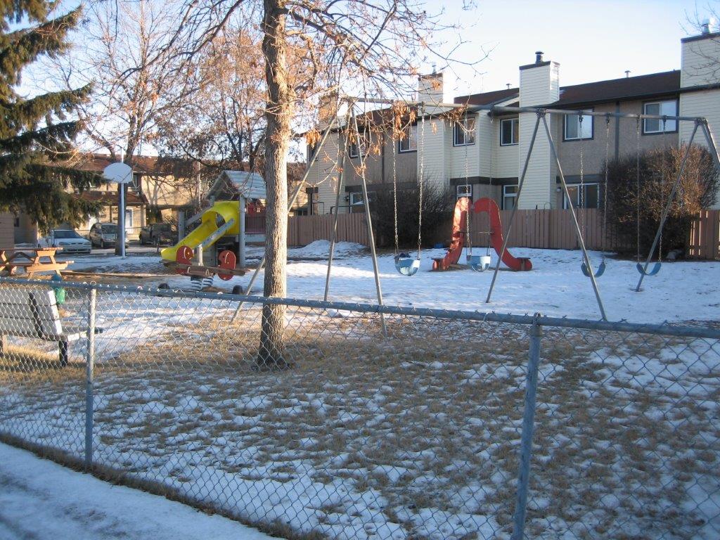 PREMIUM 3-Bedroom Townhome ~ Absolutely Loaded with Extras! - Thumbnail 92