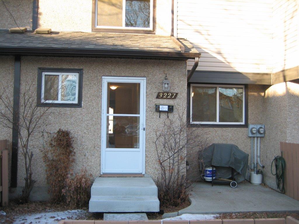 PREMIUM 3-Bedroom Townhome ~ Absolutely Loaded with Extras! - Thumbnail 82