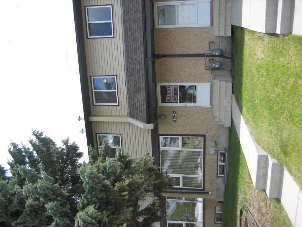 PREMIUM 3-Bedroom Townhome ~ Absolutely Loaded with Extras! - Thumbnail 78