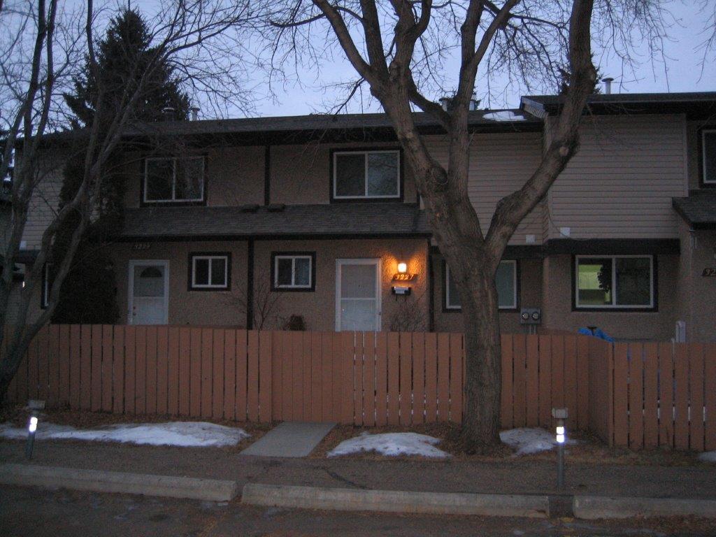 PREMIUM 3-Bedroom Townhome ~ Absolutely Loaded with Extras! - Thumbnail 83