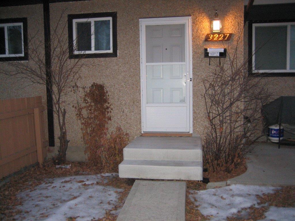 PREMIUM 3-Bedroom Townhome ~ Absolutely Loaded with Extras! - Thumbnail 84
