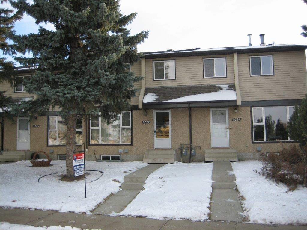 PREMIUM 3-Bedroom Townhome ~ Absolutely Loaded with Extras! - Thumbnail 86