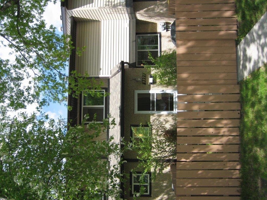 PREMIUM 3-Bedroom Townhome ~ Absolutely Loaded with Extras! - Thumbnail 74