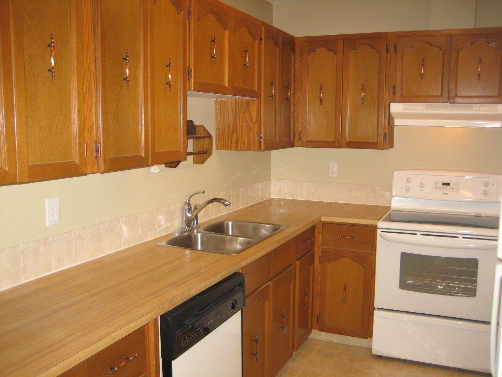 PREMIUM 3-Bedroom Townhome ~ Absolutely Loaded with Extras! - Thumbnail 16