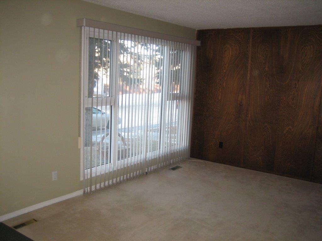 PREMIUM 3-Bedroom Townhome ~ Absolutely Loaded with Extras! - Thumbnail 8