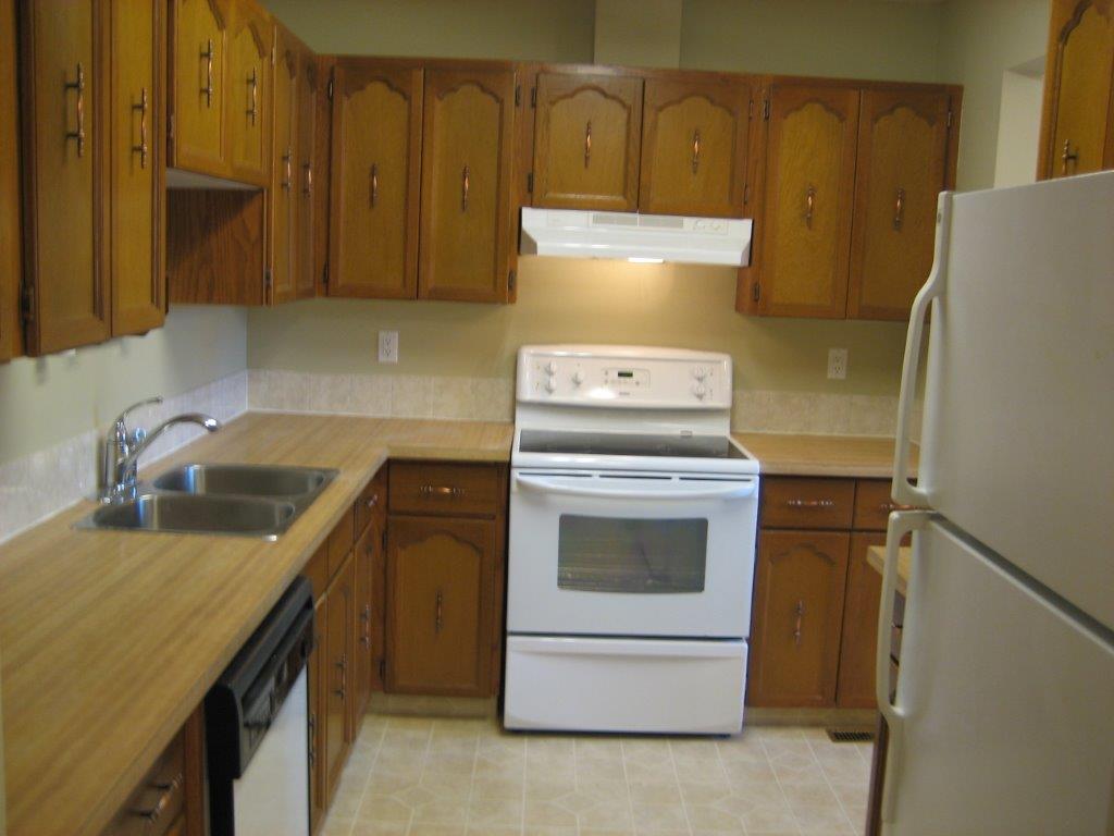 PREMIUM 3-Bedroom Townhome ~ Absolutely Loaded with Extras! - Thumbnail 22