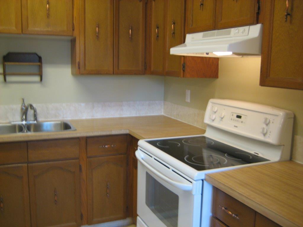 PREMIUM 3-Bedroom Townhome ~ Absolutely Loaded with Extras! - Thumbnail 15