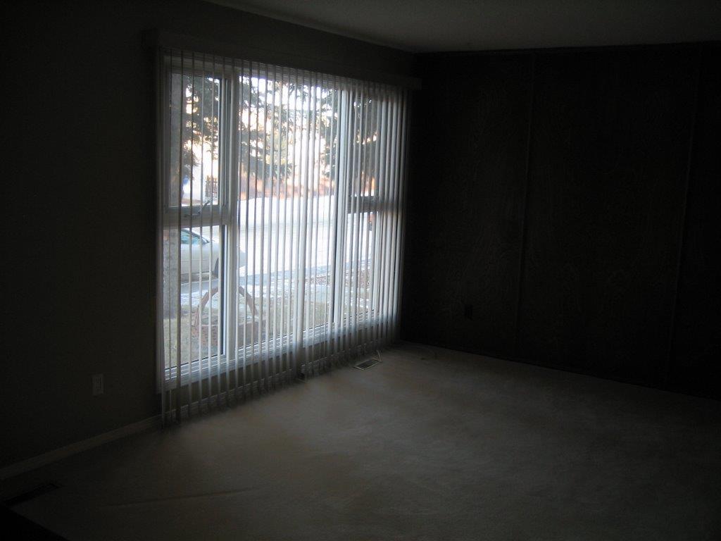 PREMIUM 3-Bedroom Townhome ~ Absolutely Loaded with Extras! - Thumbnail 12