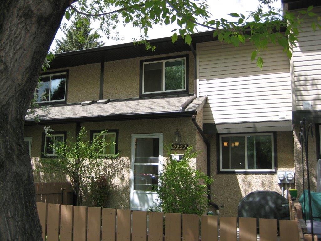 PREMIUM 3-Bedroom Townhome ~ Absolutely Loaded with Extras! - Thumbnail 76