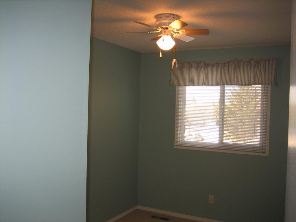 PREMIUM 3-Bedroom Townhome ~ Absolutely Loaded with Extras! - Thumbnail 33