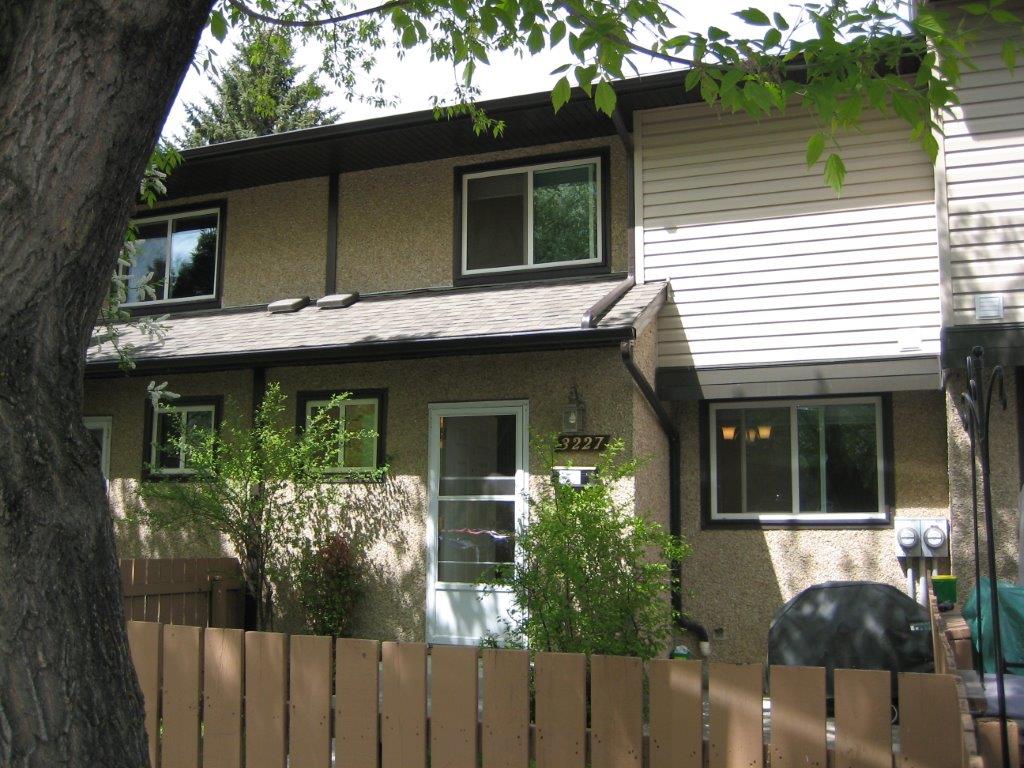 PREMIUM 3-Bedroom Townhome ~ Absolutely Loaded with Extras! - Thumbnail 77