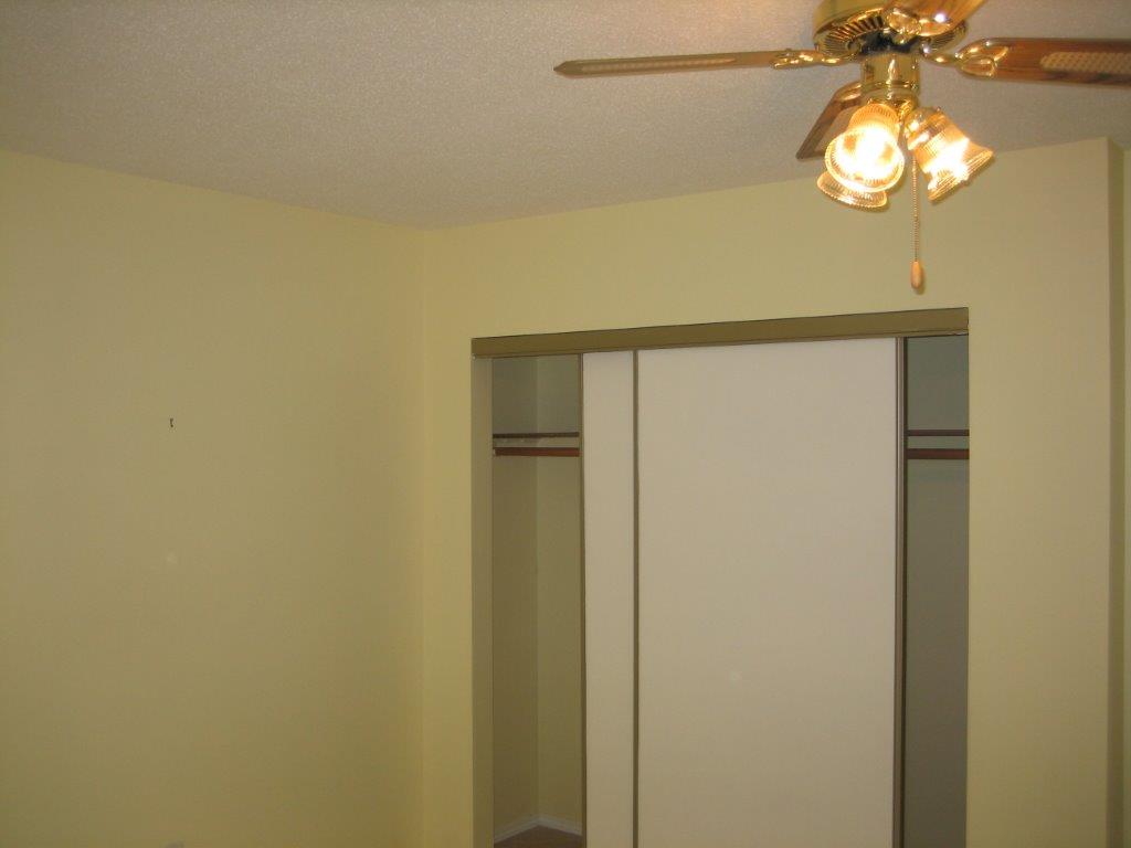 PREMIUM 3-Bedroom Townhome ~ Absolutely Loaded with Extras! - Thumbnail 37