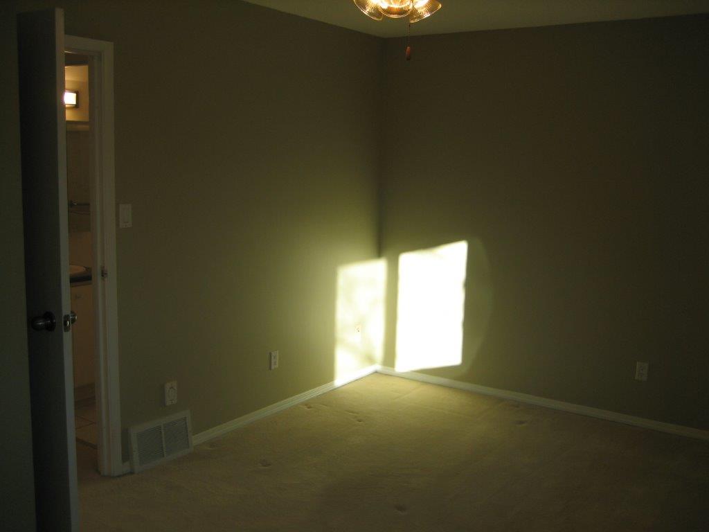 PREMIUM 3-Bedroom Townhome ~ Absolutely Loaded with Extras! - Thumbnail 39